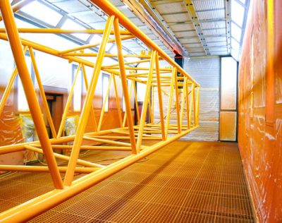 Lackierkabine_im_Kranbau