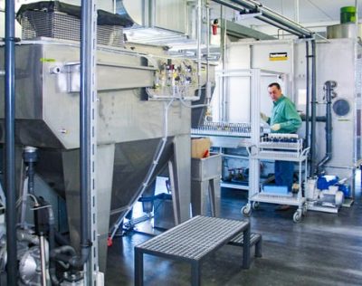 Lackierkabine_mit_Lackschlammaustragung