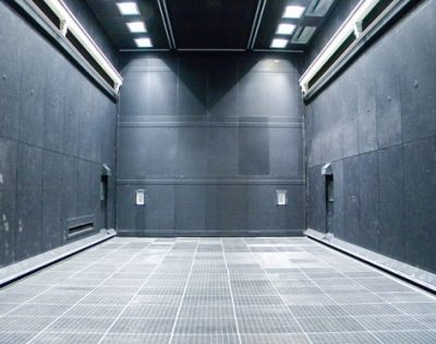 Freistrahlkabine_fuer_Stahlbauteile.jpg Freistrahlkabine_fuer_Stahlbauteile