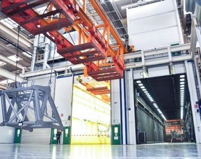 Strahlkabine_als_Bestandteil_einer_Kabinenkombination_fuer_Grosskranteile.jpg Strahlkabine_als_Bestandteil_einer_Kabinenkombination_fuer_Grosskranteile