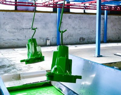 Tauchbecken_zur_automatischen_Beschichtung.jpg Tauchbecken_zur_automatischen_Beschichtung