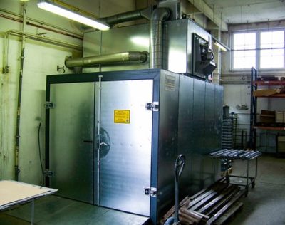 Kammertrockner_im_Maschinenbau.jpg Kammertrockner_im_Maschinenbau