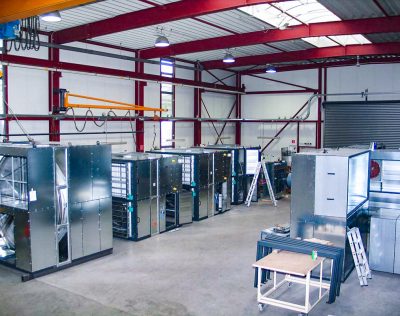 Fertigung_von_Lueftungsgeraetegruppen