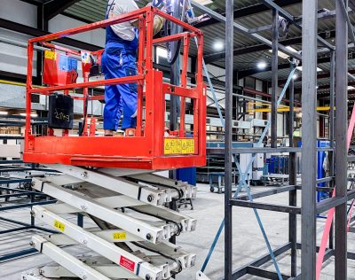 Komponentenfertigung_fuer_Kabinen.jpg Komponentenfertigung_fuer_Kabinen