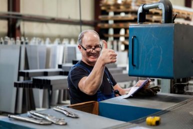 Bei_der_Fertigung_Heimer_2.jpg Bei_der_Fertigung_Heimer