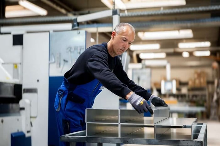 Praezision-als-Erfolgsfaktor.jpg - Lackieranlagen | Pulverbeschichtungsanlagen | Vorbehandlungsanlagen Praezision-als-Erfolgsfaktor