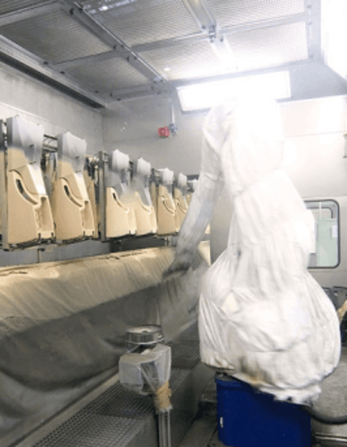 40000 Kunststoffteile für die KFZ-Innenausstattung werden täglich auf 2 Heimer-Anlagen im 3-Schicht-Betrieb lackiert - Lackieranlagen | Pulverbeschichtungsanlagen | Vorbehandlungsanlagen